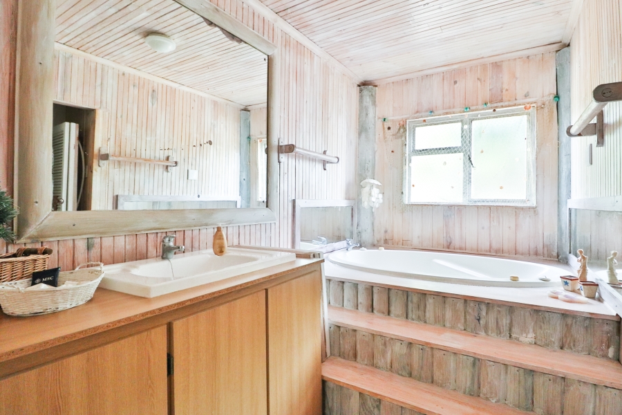 4 Bedroom Property for Sale in Stilbaai Wes Western Cape